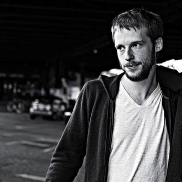 Kevin Devine artist photo