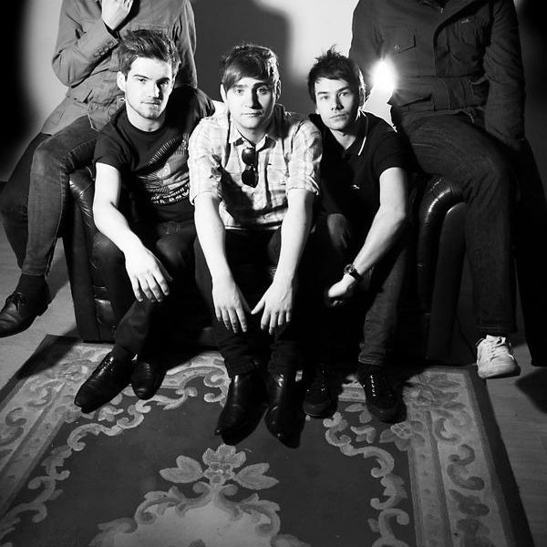 Kids in Glass Houses artist photo