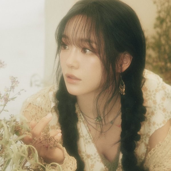 KIMSEJEONG artist photo