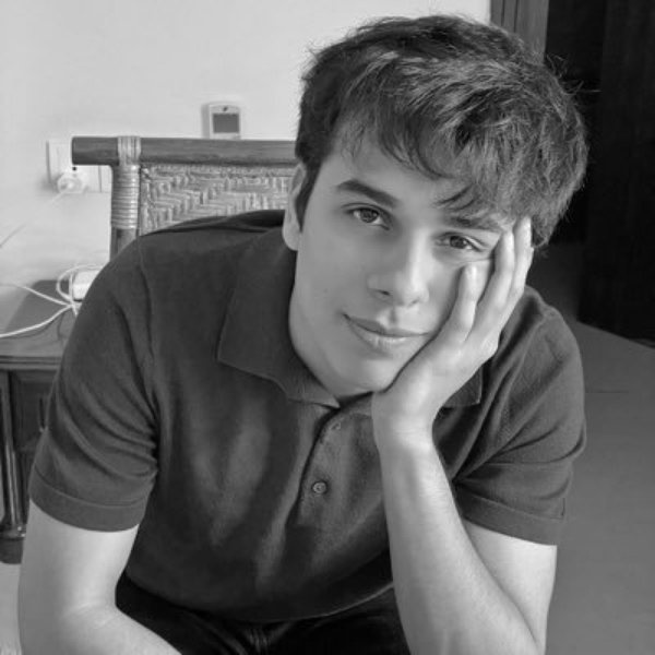 Anuv Jain artist photo