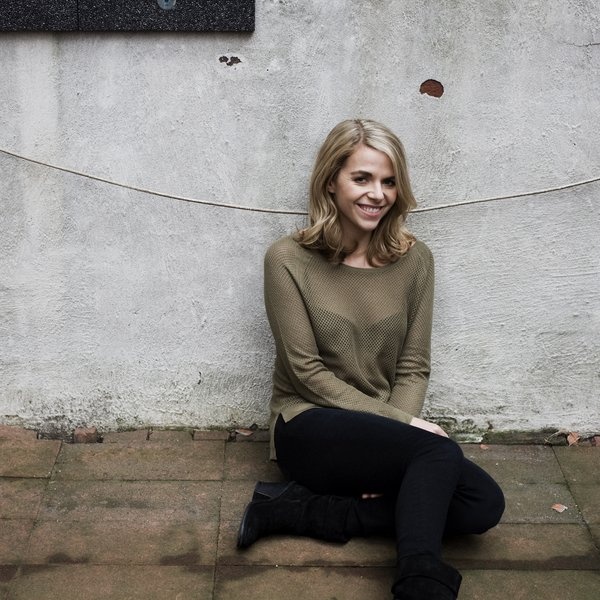 Aoife O'Donovan artist photo