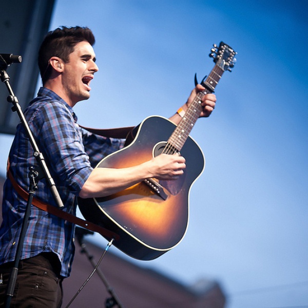 Kristian Stanfill artist photo