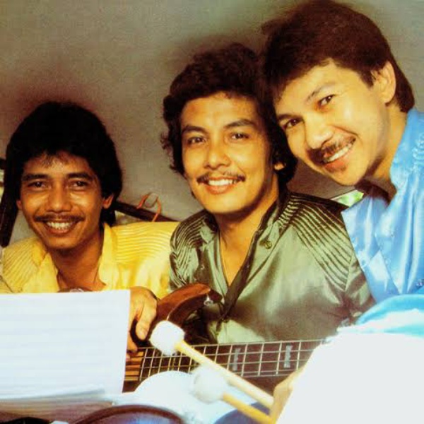 APO Hiking Society artist photo