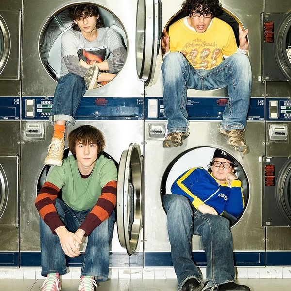 LAUNDRY DAY artist photo