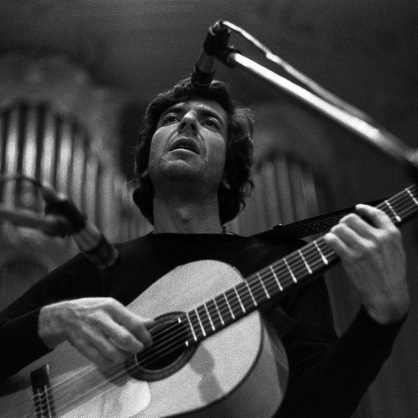 Leonard Cohen artist photo
