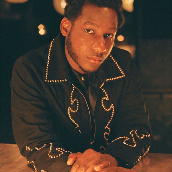 Leon Bridges artist photo