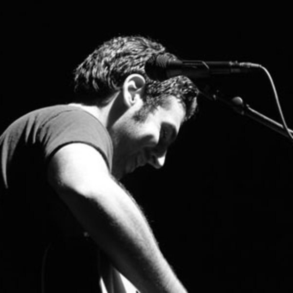 Ari Hest artist photo
