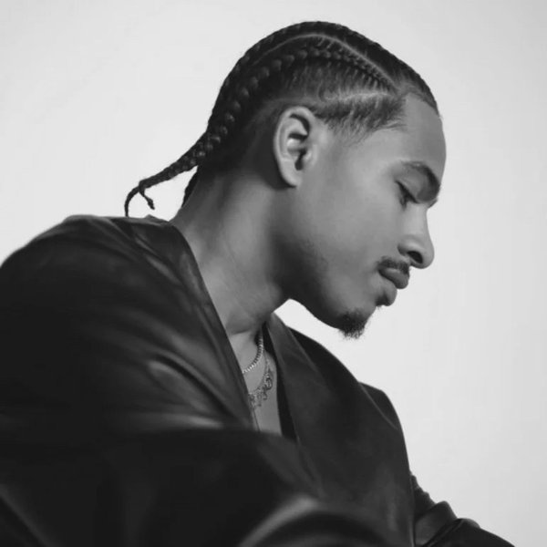 Arin Ray artist photo