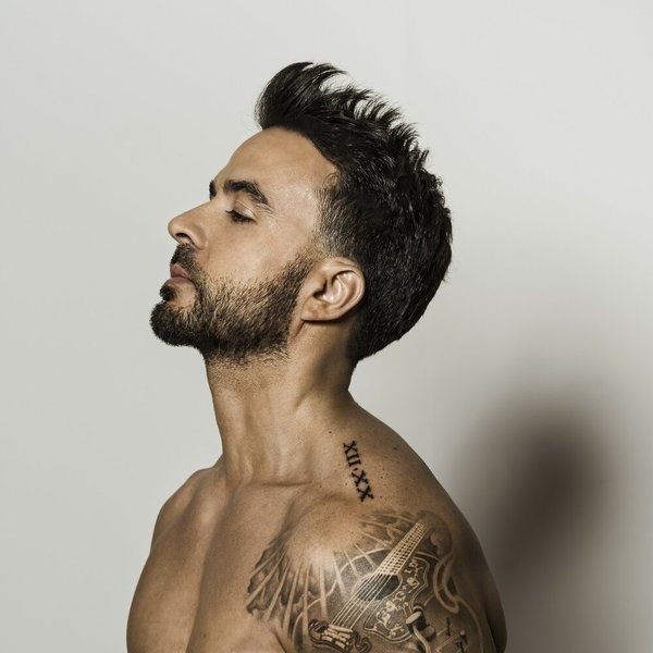 Luis Fonsi artist photo