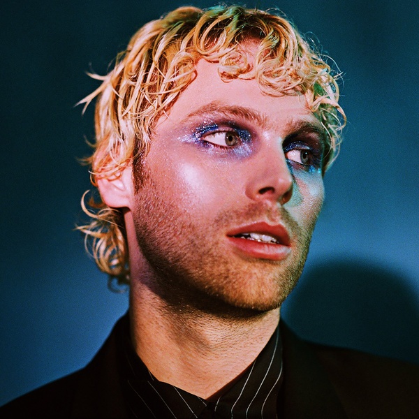 Luke Hemmings artist photo