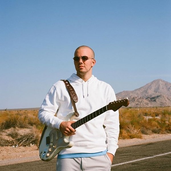 Mac Ayres artist photo