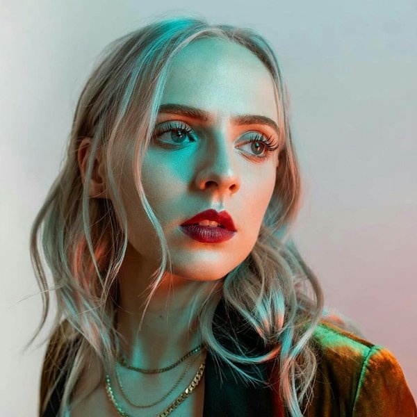 Madilyn Bailey artist photo