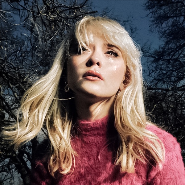 Maisie Peters artist photo