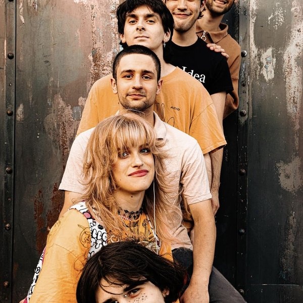 Mauve artist photo