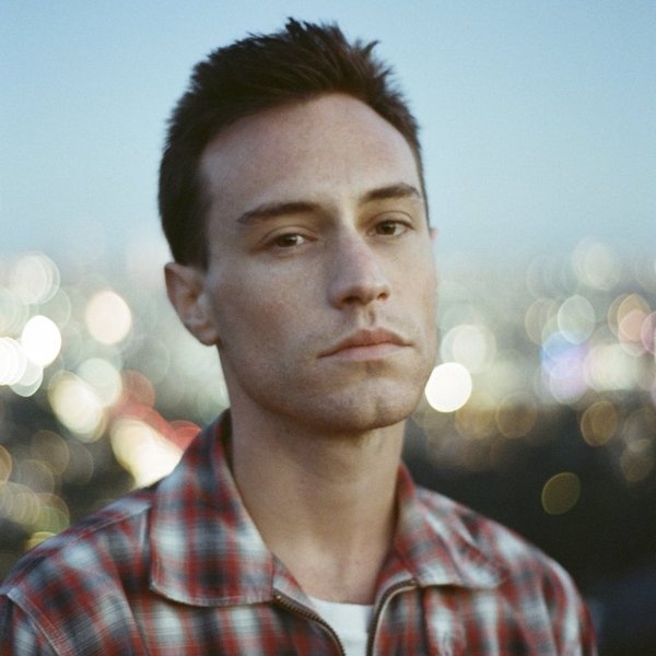 Max Jury artist photo