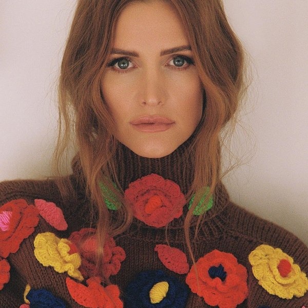 Ashlee Simpson artist photo