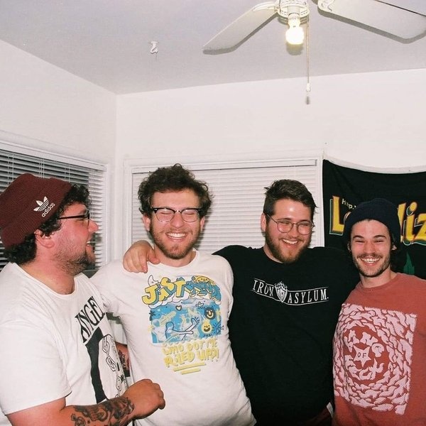 Mom Jeans. artist photo