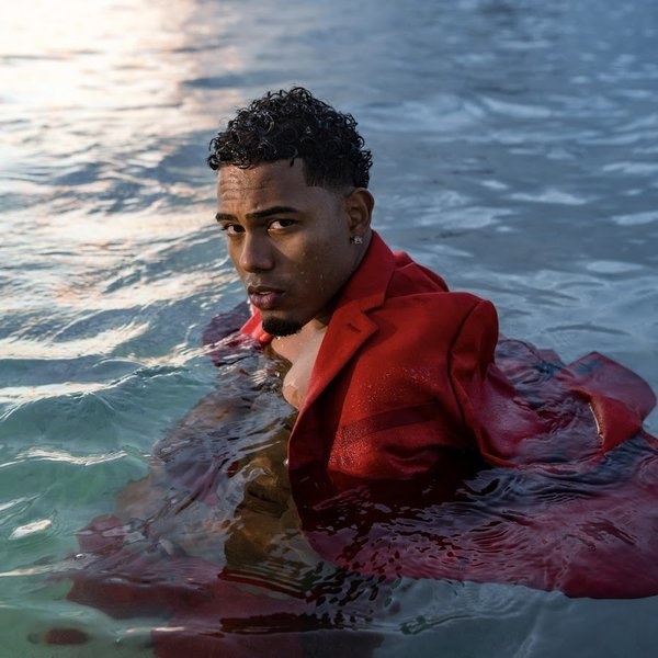 Myke Towers artist photo