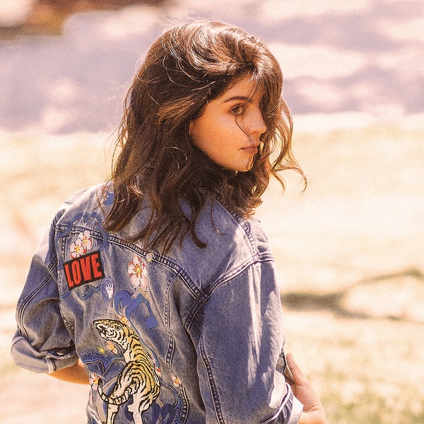 Nikki Yanofsky artist photo