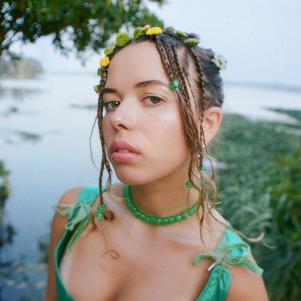 Nilüfer Yanya artist photo