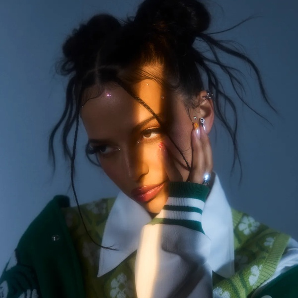 Nina Chuba artist photo