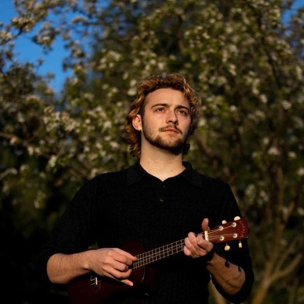 Noah Floersch artist photo