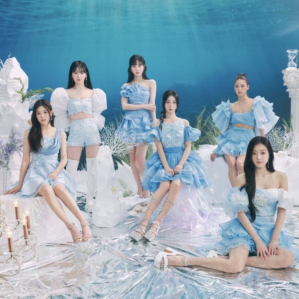 OH MY GIRL artist photo