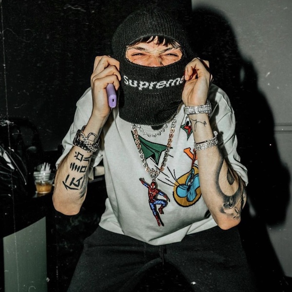 Peso Pluma artist photo