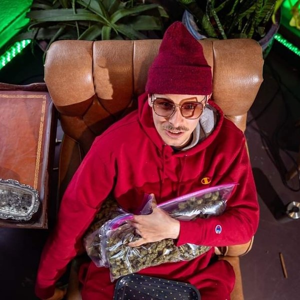Prof artist photo