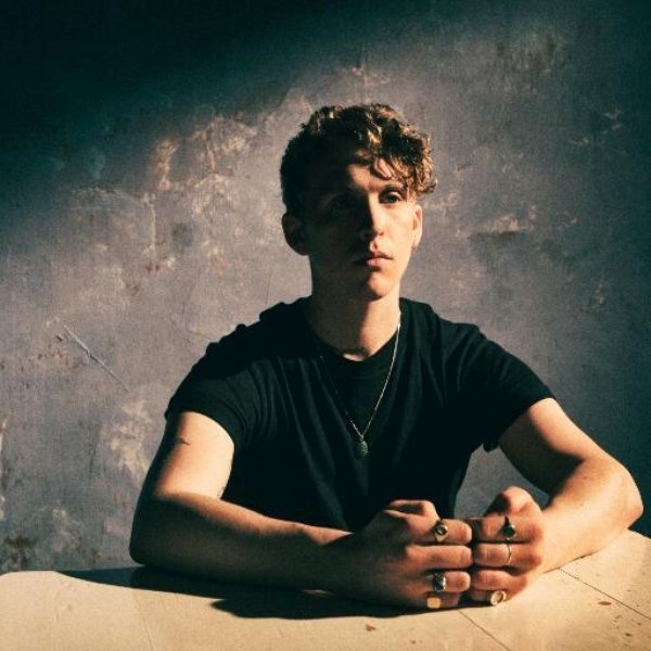 Rhodes artist photo