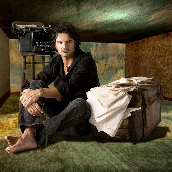 Ricardo Arjona artist photo
