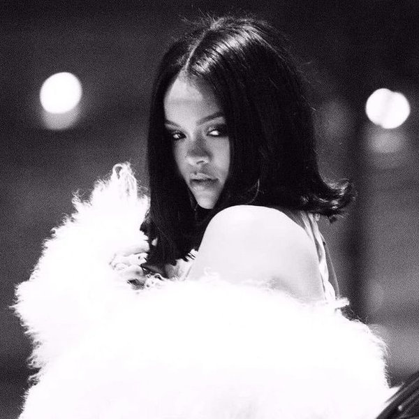 Rihanna artist photo