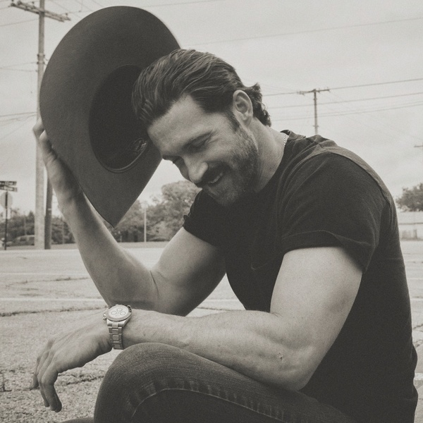 Riley Green artist photo