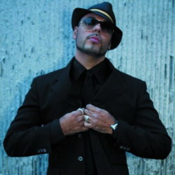Roger Sanchez artist photo