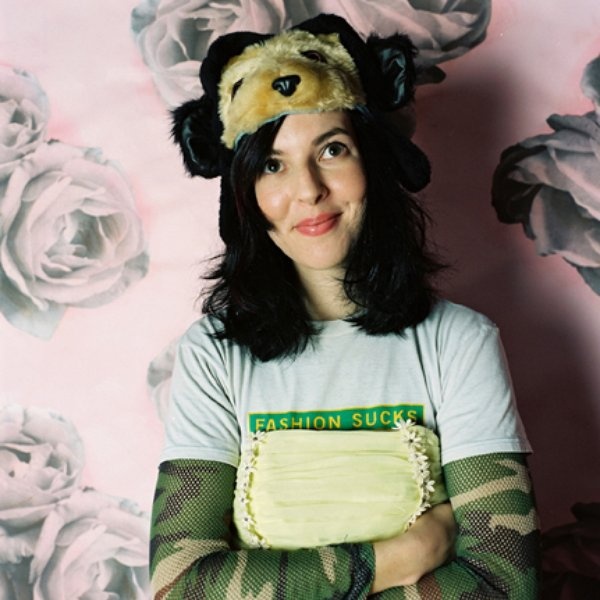 Rosie Thomas artist photo