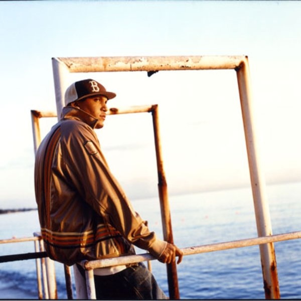 Rupee artist photo