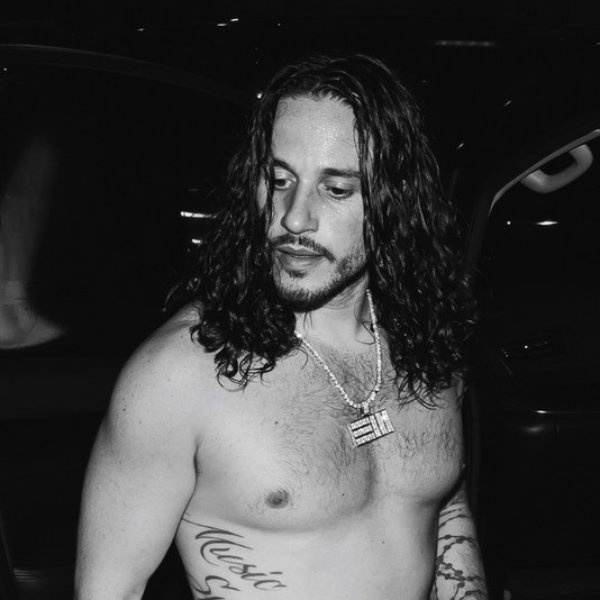 Russ artist photo