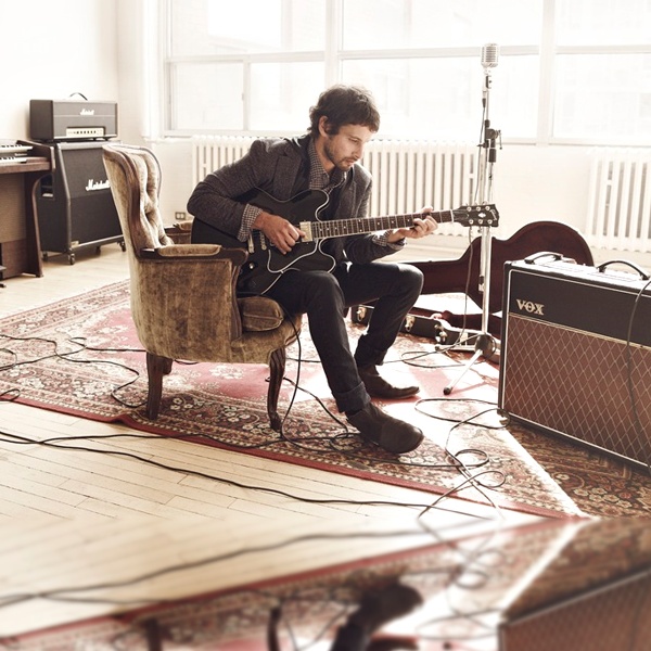 Sam Roberts artist photo