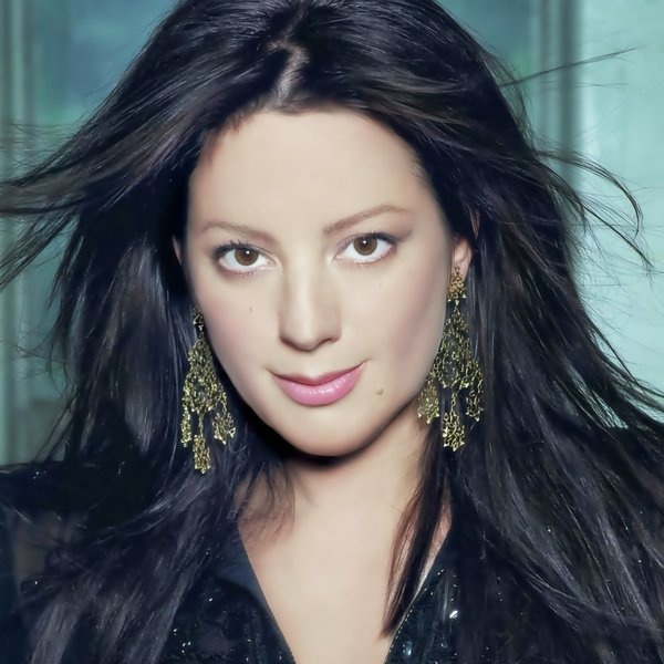 Sarah McLachlan artist photo