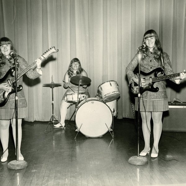 The Shaggs artist photo