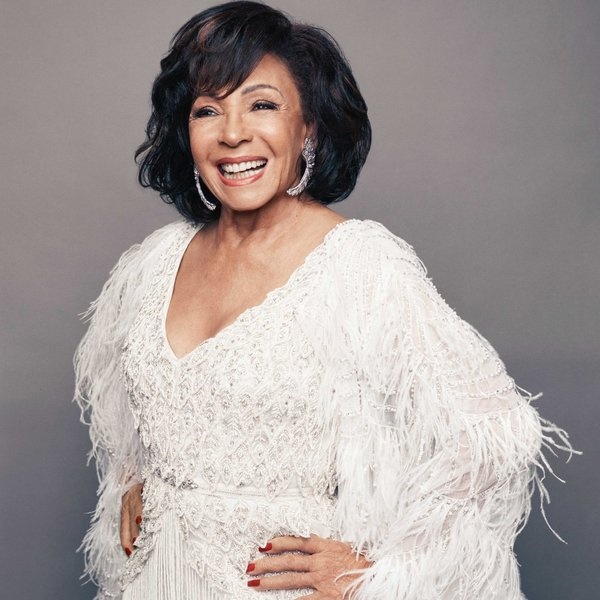 Shirley Bassey artist photo