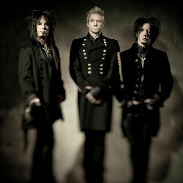 Sixx:A.M. artist photo