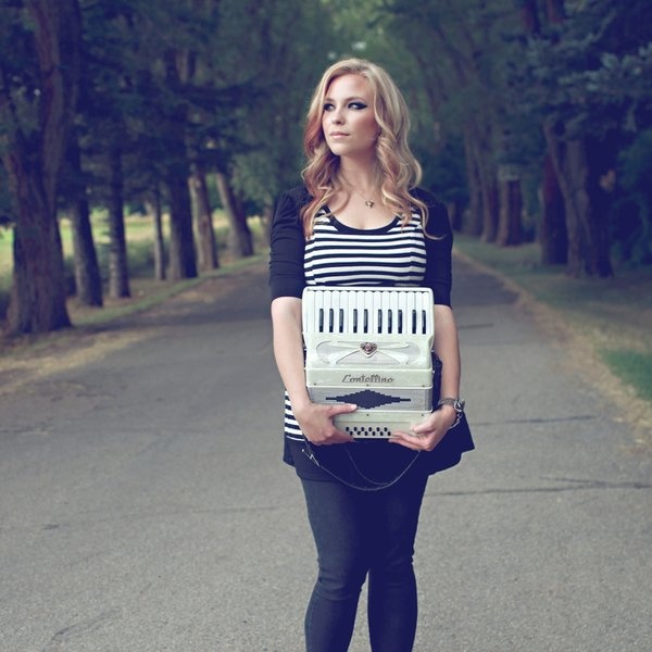 Stephanie Mabey artist photo