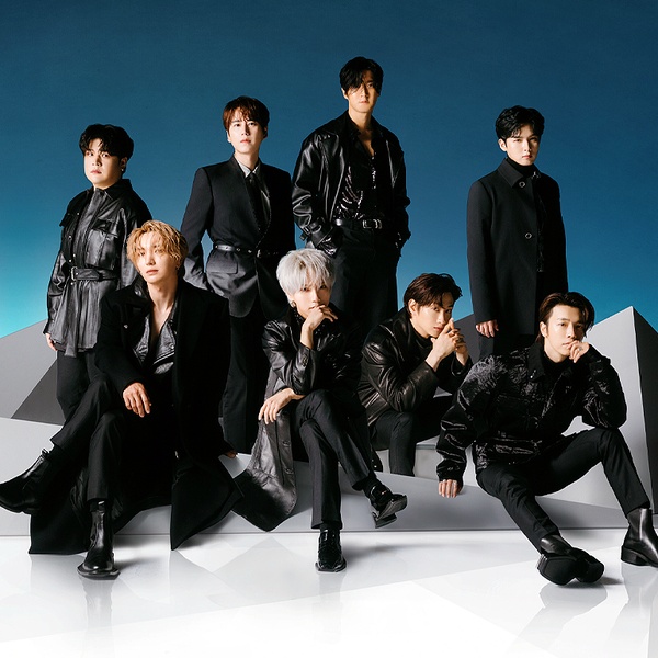 SUPER JUNIOR artist photo