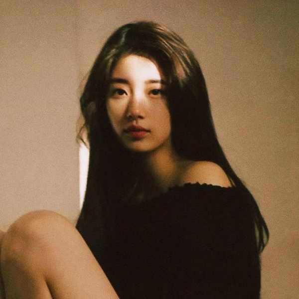 Suzy artist photo