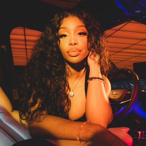 SZA artist photo