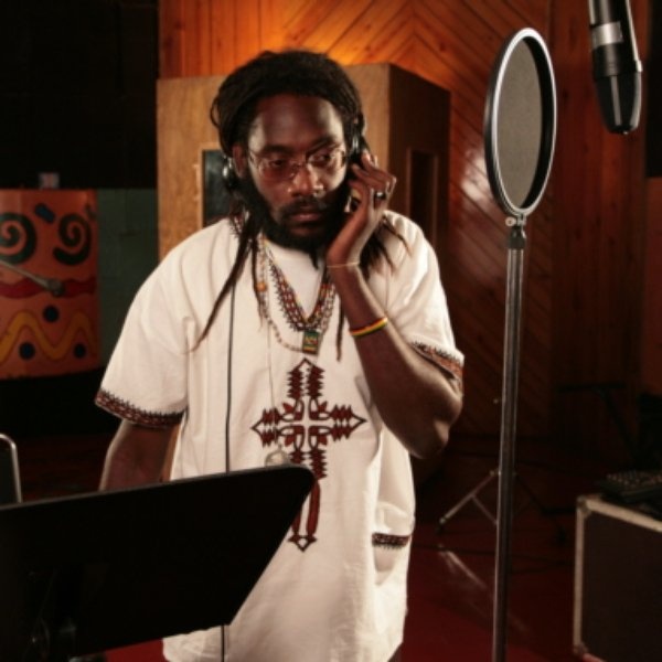 Tarrus Riley artist photo