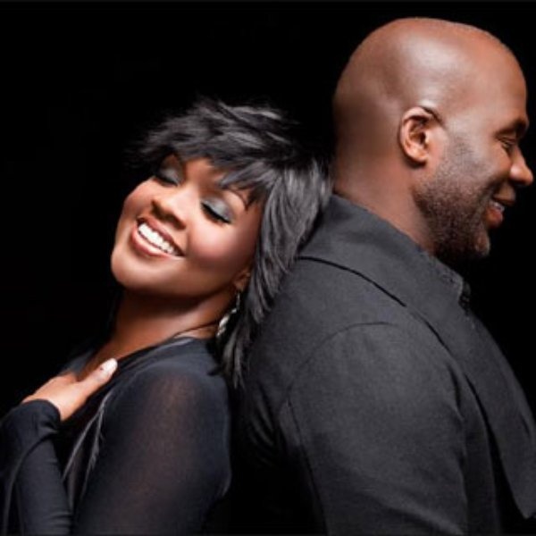 Bebe & Cece Winans artist photo