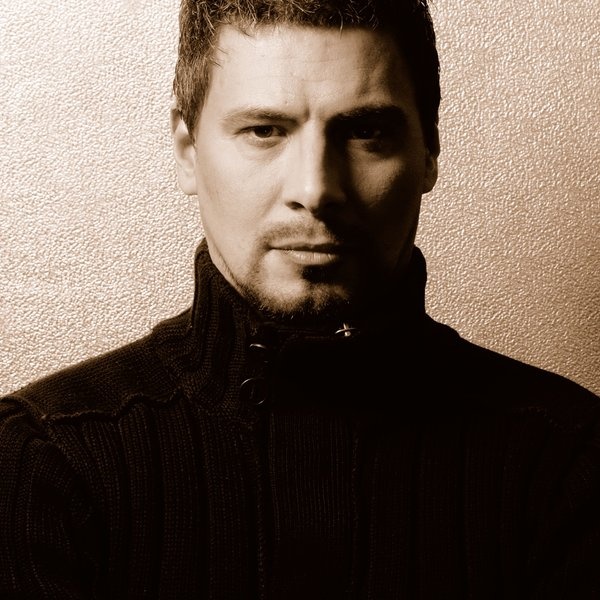 Thomas Gold artist photo