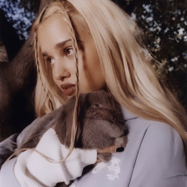 Tommy Genesis artist photo